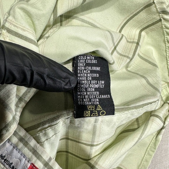 Quiksilver Men’s Shirt Small Button Up Green Short Sleeve Plaid Party - Picture 11 of 13